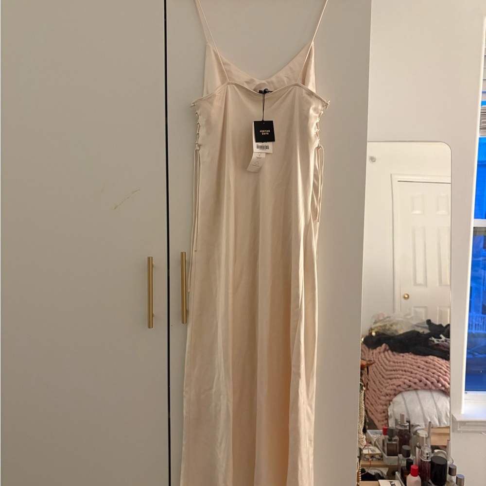 NEW NWT Zara Cream Slip Dress - Picture 4 of 7